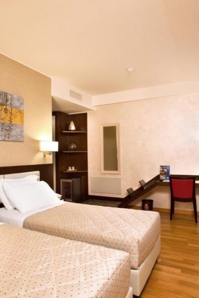 Breaking-Hotel-Matrimoniale-6