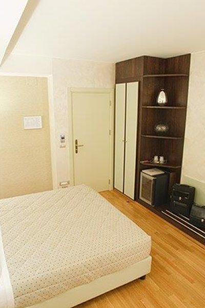 Breaking-Hotel-Matrimoniale-9
